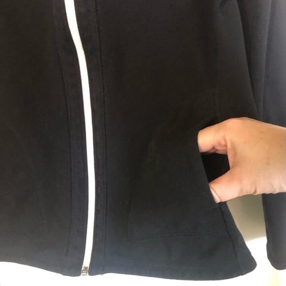 T by Talbots Women's Small Black Zip-Up Jacket White Details Lightweight Pockets - Picture 5 of 7